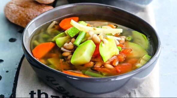 Zeleninová polievka - ľahký prvý chod v diétnom menu Maggi
